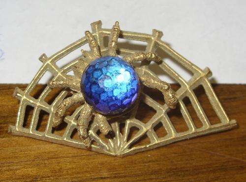 EXQUISITE SWAROVSKI SPIDER