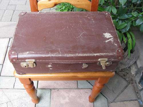 SUITCASE ........BROWN