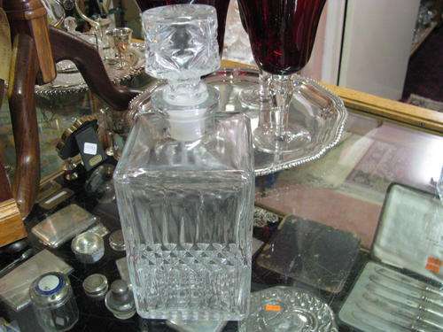 ATTRACTIVE  DECANTER