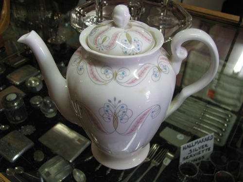 TUSCAN "ARABY" TEAPOT