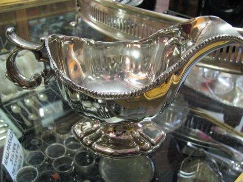 #$#$ LOVELY GRAVY BOAT...... GREAT CONDITION $#$#