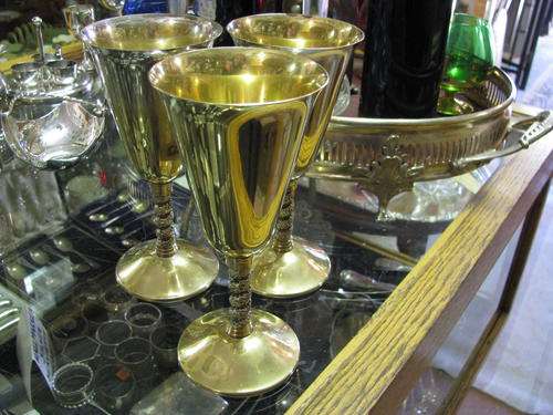 3 PRETTY GOBLETS