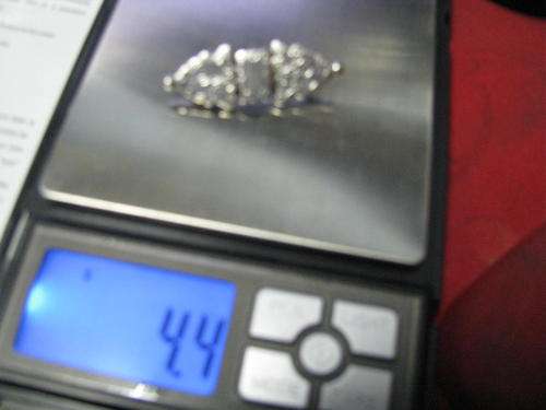 HALLMARKED BROOCH