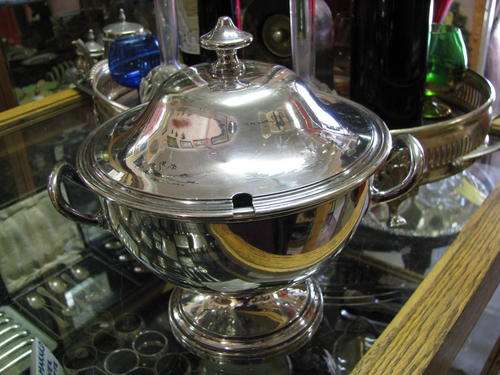 SOUP TUREEN WITH LID