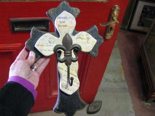 REALLY LOVELY WOODEN AND DECORATED CROSS CRAAAAZZZY R1 START