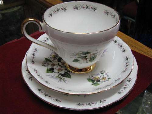 @@@ ADDERLEY BONE CHINA TRIO ... "SIMPLICITY" @@@
