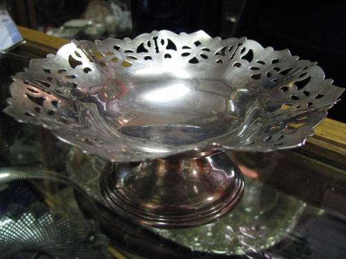 PIERCED SNACK DISH ON PEDESTAL