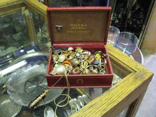 @@ JEWELLERY BOX AND CONTENTS @@