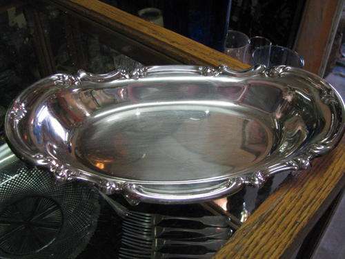 LOVELY SERVING/SNACK DISH