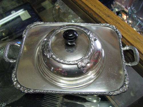 +*+*+* BUTTER DISH WITH LID.... INTERESTING SHAPE +*+*+