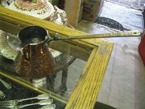 VINTAGE COPPER MEASURING JUG WITH LONG HANDLE FOR POURING.... beautifully hand beaten floral pattern
