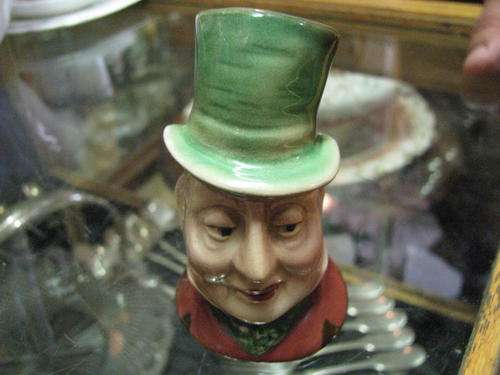 LOVELY BESWICK PEPPER POT....... looks like a Toby !! @@@CRAAAZZZYYY R1 START!!!!