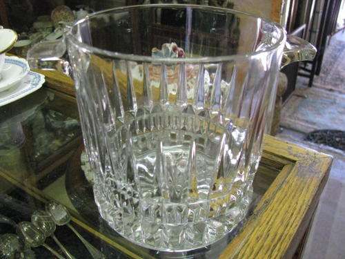%%%% A LOVELY GLASS ICE BUCKET%%%%
