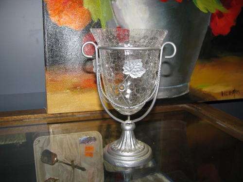 %%%% A GORGEOUS VASE IN  STAND WITH VINE LEAF DETAIL;  %%%%