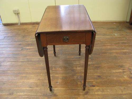 PRICE REDUCED !!!! A MAHOGANY VICTORIAN DROP LEAF OR GATELEG TABLE WITH DRAWER