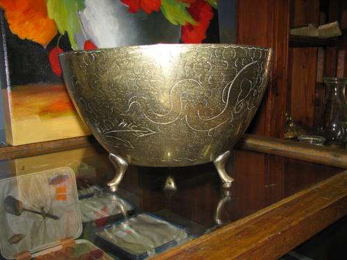 A VERY OLD SOLID BRASS BOWL...........beautiful solid piece !!!