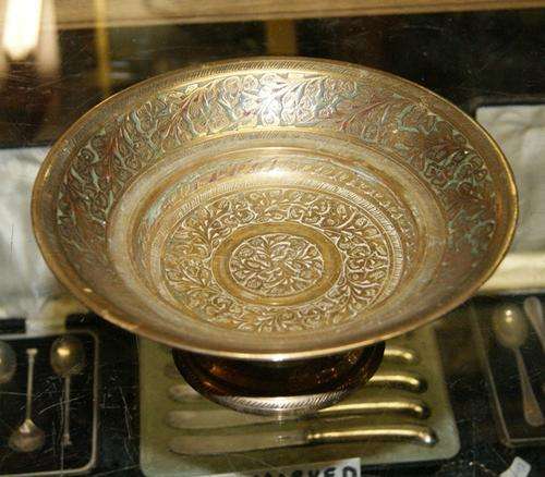 VERY NICE OLD BRASS BOWL/BONBON DISH ON PEDASTAL@@@ CRAZY R1 START