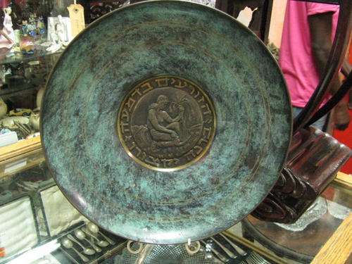 AN ABSOLUTELY BEAUTIFUL METAL DISPLAY PLATE WITH CENTRAL PICTURE.....a statement piece