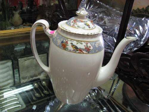 ## JOHNSON BROTHERS TEA/COFFEE POT "OLD ENGLISH" ##