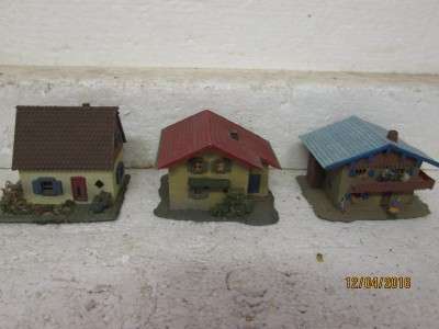 N SCALE : x3 HOUSES - LOT 679H