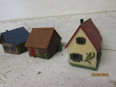 N SCALE : x3 HOUSES - LOT 680H