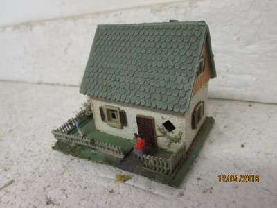 N SCALE : HOUSE - LOT 682H