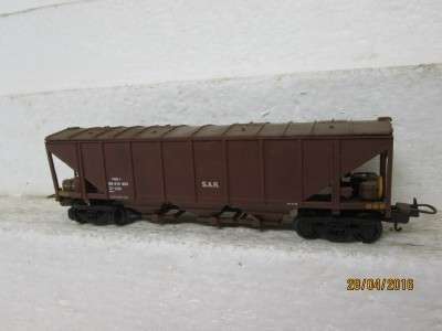 HO SCALE LIMA SAR GRAIN HOPPER - LOT 747H