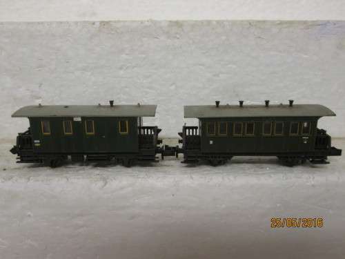 N SCALE : TRIX x2 OLD TIMER COACHES - LOT 25J