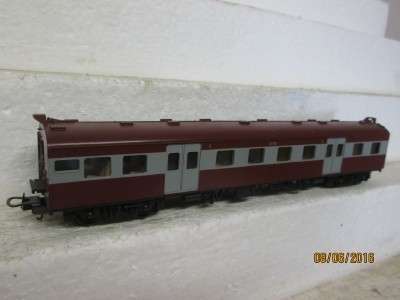 HO SCALE : LIMA SAR SUBURBAN FIRST CLASS COACH - LOT 217J