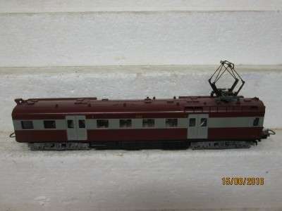 HO SCALE : LIMA SAR SUBURBAN FIRST CLASS POWER UNIT - LOT 323J