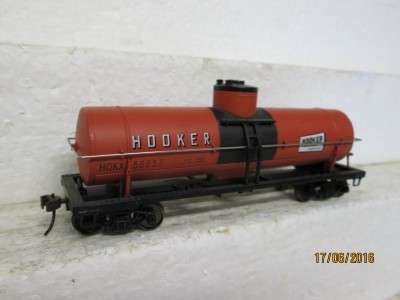 HO SCALE : METALTRAIN 40' HOOKER TANKER - LOT 336J