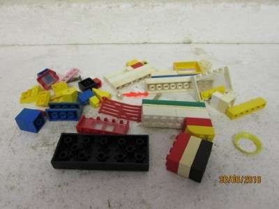 LEGO BITS & PIECES - LOT 399J
