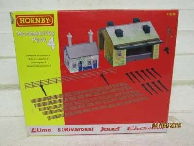 OO SCALE : HORNBY ACCESSORY PACK No 4  R8230 - LOT 590J