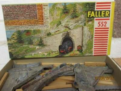 HO SCALE FALLER TUNNEL ENTRANCE KIT No 552 - LOT 848J