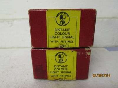 HO/OO SCALE : TRIX TWIN RAILWAY DISTANT COLOUR LIGHT SIGNAL x2 - LOT 899J