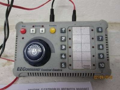HO SCALE : BACHMANN E-Z COMMAND DCC CONTROLLER - LOT 917J