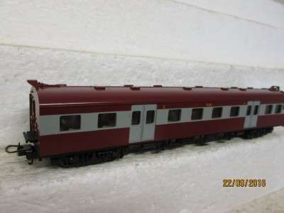 HO SCALE LIMA SAR THIRD CLASS SUBURBAN COACH - LOT 208K