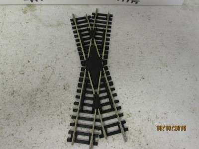 HO/OO SCALE : HORNBY DIAMOND CROSSING RIGHT HAND R615 - LOT 547K