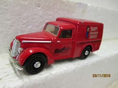 DIE CAST MATCHBOX DINKY : COMMER VAN - LOT 832K