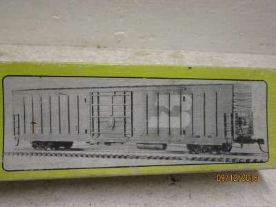 HO SCALE : ERM 62' INSULATED BOX CAR BURLINGTON NORTHERN KIT - LOT 982K