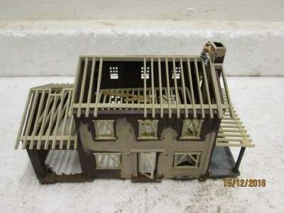 HO SCALE HOUSE UNDER CONSTRUCTION - LOT 66L