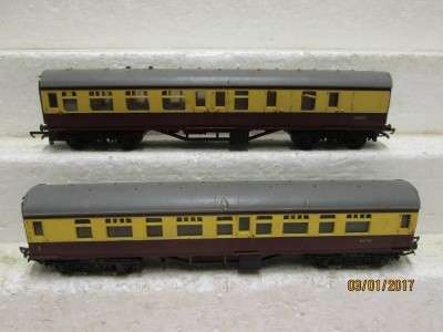 OO SCALE TRI-ANG x2 BR COACHES - LOT 127L