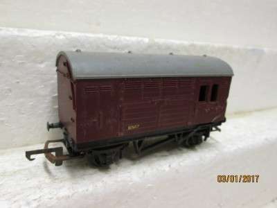 OO SCALE TRI-ANG HORSE BOX WAGON - LOT 131L