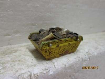 HO/OO SCALE  HORNBY SKIP WITH LOAD - LOT 142L