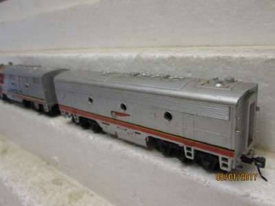 HO SCALE MODELPOWER SANTE FE A+B DIESEL LOCOS - LOT 200L