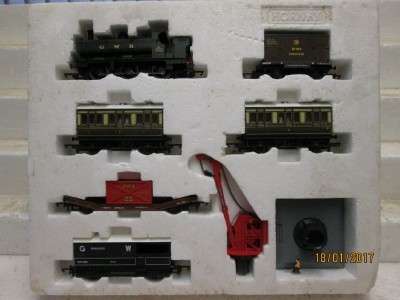 OO SCALE : HORNBY GWR TRAIN SET - LOT 272L