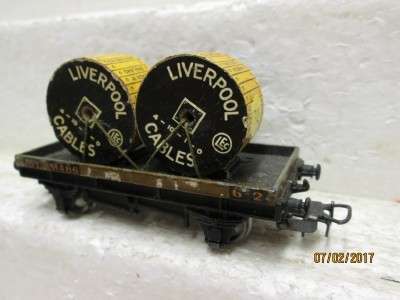 OO SCALE : HORNBY DUBLO 10T OPEN GOODS WITH LIVERPOOL CABLES LOAD - LOT 432L