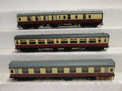 OO SCALE : BACHMANN x3 BR MK1 PASSENGER COACHES - LOT 486L
