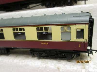 OO SCALE : BACHMANN x3 BR MK1 PASSENGER COACHES - LOT 486L