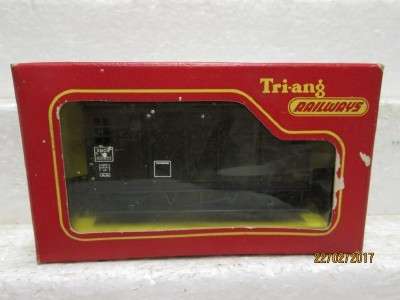 OO SCALE : TRI-ANG SNCF BOX CAR - LOT 657L